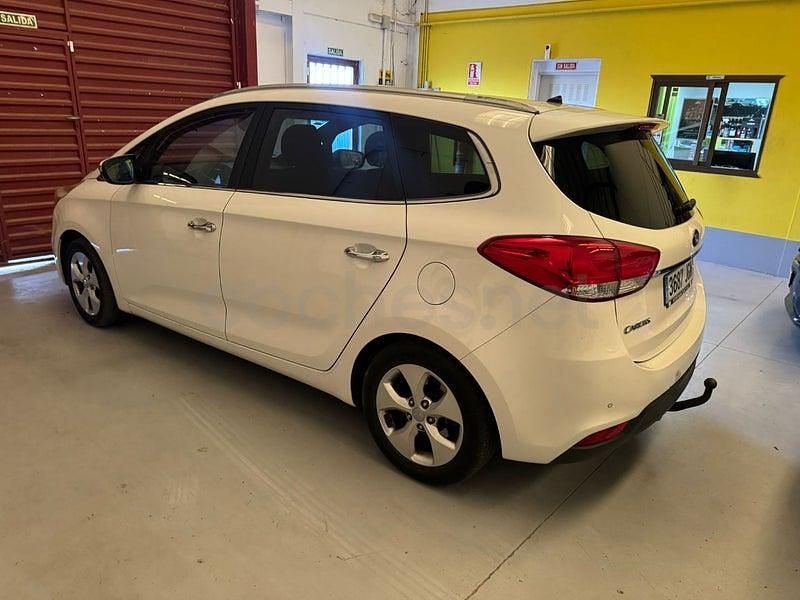 Usado Kia Carens 135 CV (99 kW) 2015 Blanco Monovolumen