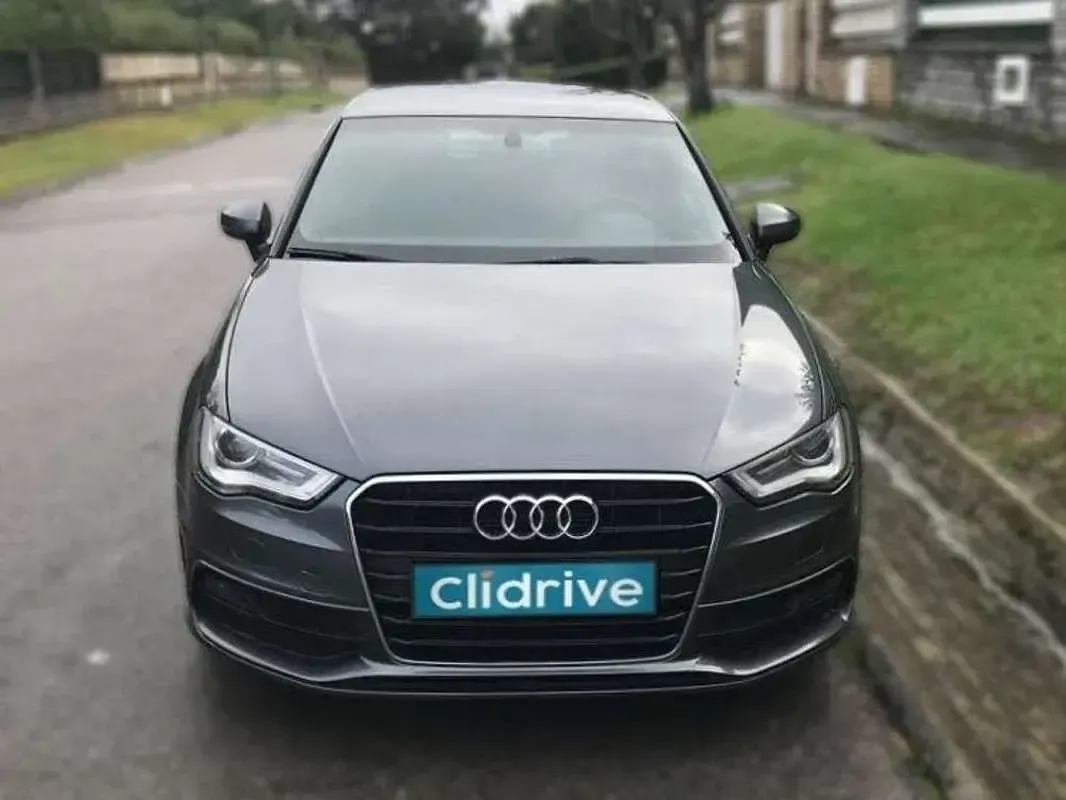 Usado Audi A3 Premium 150 CV (110 kW) 2014 Gris Utilitario