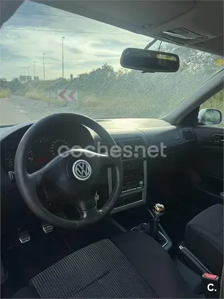 Usado VW Golf IV GTI 150 CV (110 kW) 2000 Gris / plata Berlina