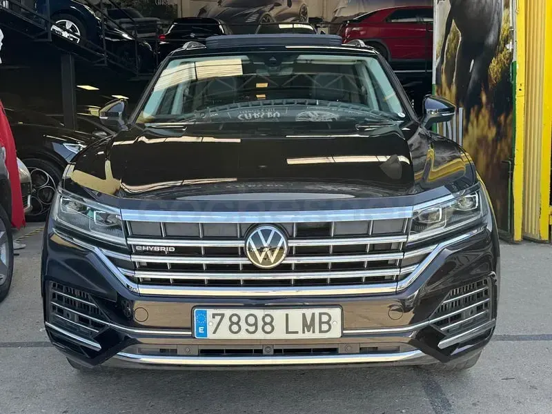 Usado VW Touareg 381 CV (280 kW) 2021 Negro SUV