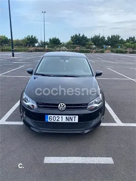 Usado VW Polo 75 CV (55 kW) 2015 Negro Berlina