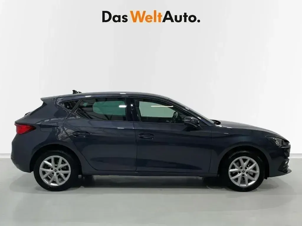 Usado Seat Leon Style 130 CV (95 kW) 2020 Gris