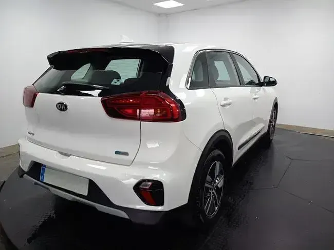 Usado Kia Niro 141 CV (103 kW) 2021 Blanco SUV