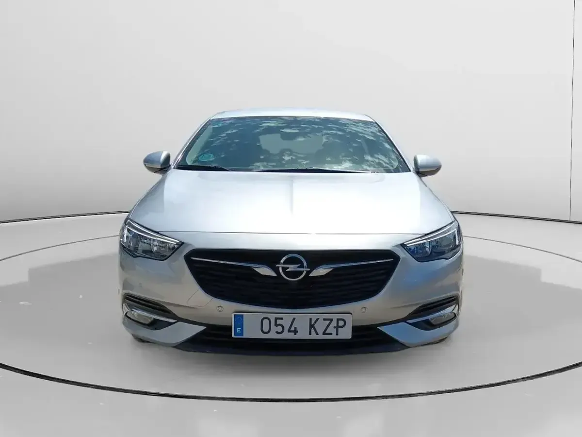 Usado Opel Insignia Selective 110 CV (80 kW) 2019 Gris Berlina