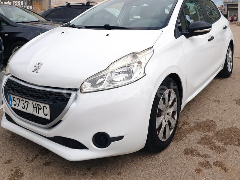 Usado Peugeot 208 Style 68 CV (50 kW) 2014 Blanco Utilitario
