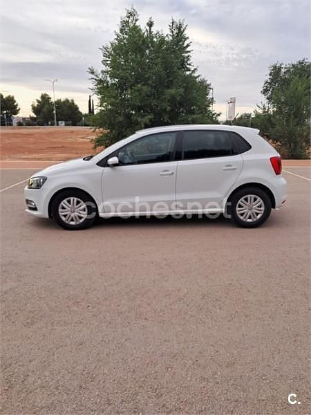Blanco Usado 2016 VW Polo Edition Berlina | 7700 € (Buen precio) - Imagen 1/4