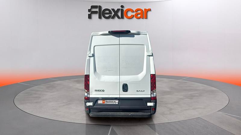 Usado Iveco Daily 156 CV (114 kW) 2023 Blanco Van
