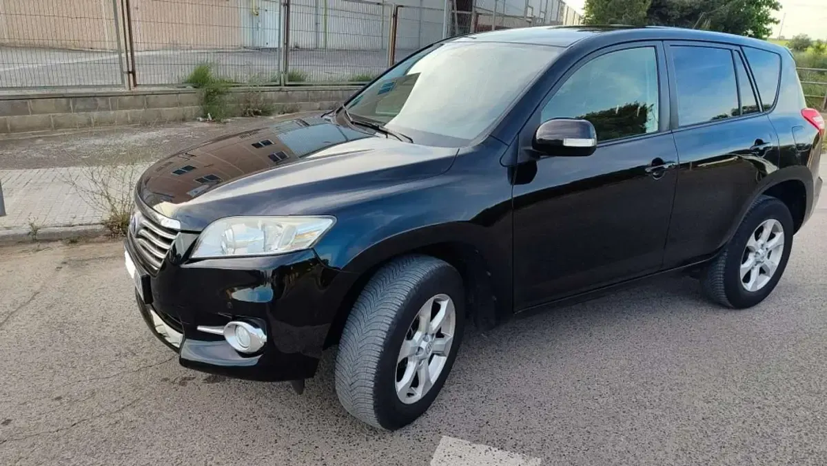 Usado Toyota RAV4 Active 150 CV (110 kW) 2011 Negro SUV