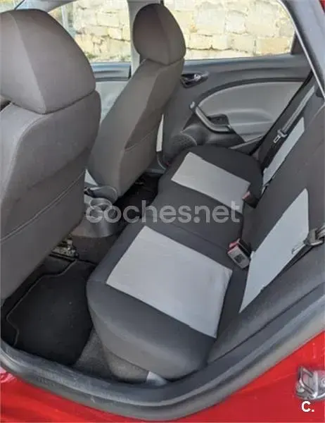 Usado Seat Ibiza Copa 90 CV (66 kW) 2012 Rojo Berlina
