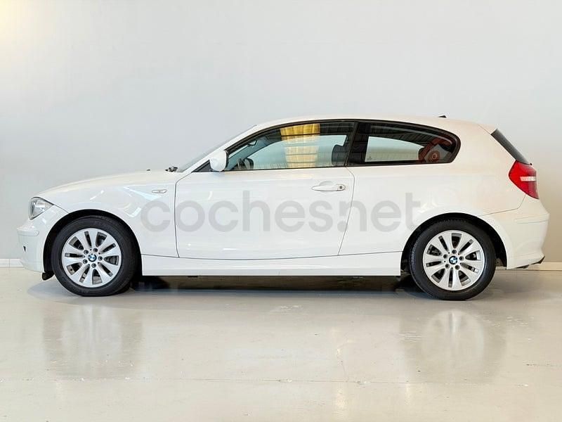 Usado BMW 116 Comfort Edition 122 HP (89 kW) 2011 Branco Citadino