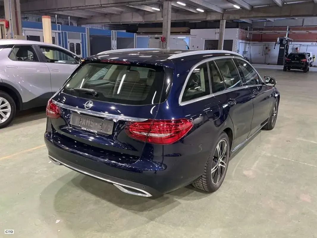 Usado Mercedes C200 160 CV (117 kW) 2020 Azul Familiar