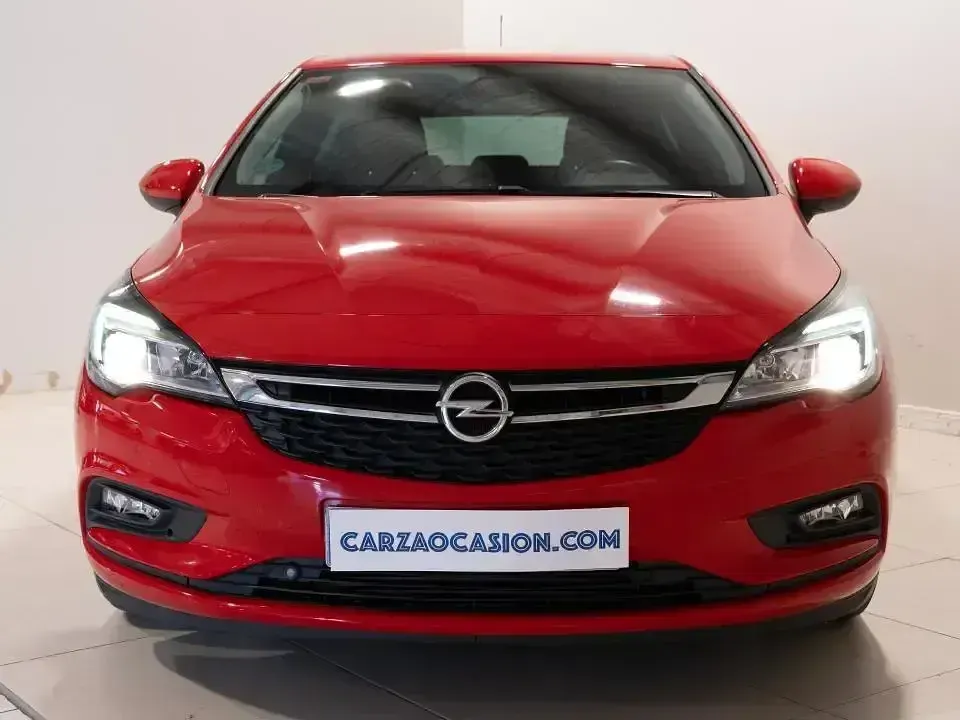 Usado Opel Astra 125 CV (91 kW) 2019 Rojo Berlina