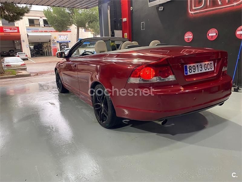Usado Volvo C70 Summum 180 CV (132 kW) 2008 Granate Descapotable