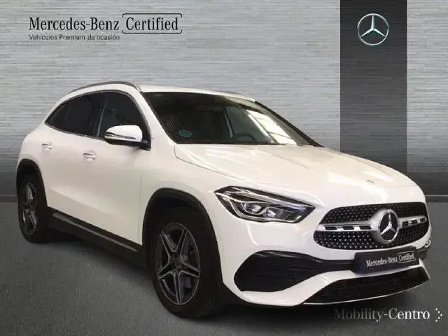 Usado Mercedes GLA200 AMG line 163 CV (119 kW) 2022 Blanco polar SUV