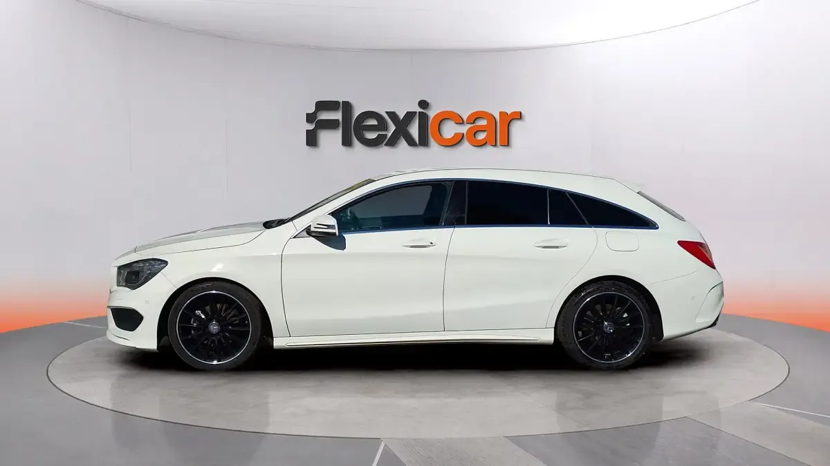 Usado Mercedes CLA200 136 CV (100 kW) 2016 Blanco Coupe