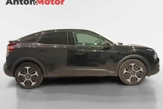 Usado Citroën C4 Feel 100 CV (73 kW) 2023 Negro SUV