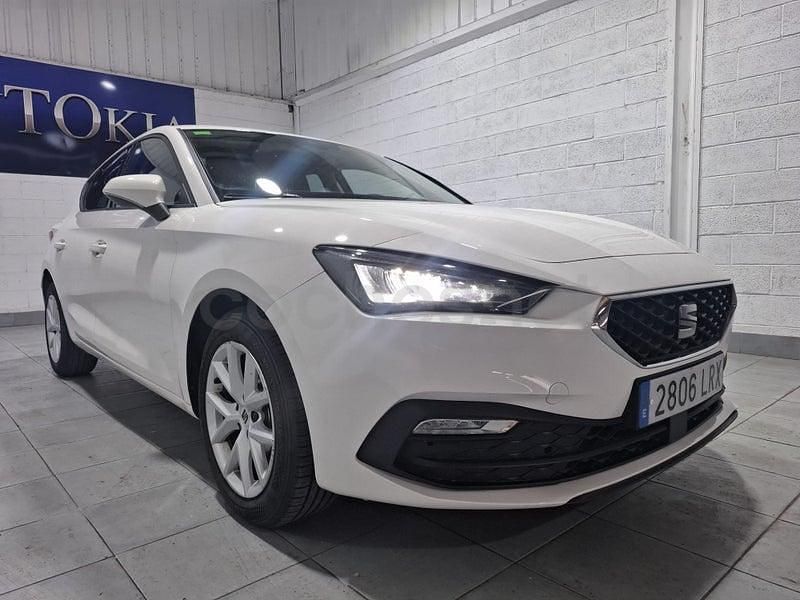 Usado Seat Leon Style 115 CV (84 kW) 2021 Blanco Berlina