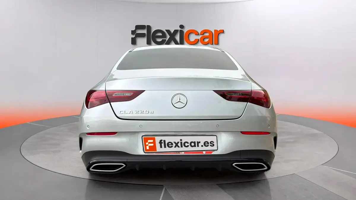 Usado Mercedes CLA220 190 CV (139 kW) 2024 Gris Coupe
