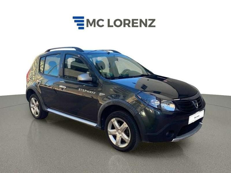 Usado Dacia Sandero Stepway 85 HP (62 kW) 2012 Cinzento Citadino