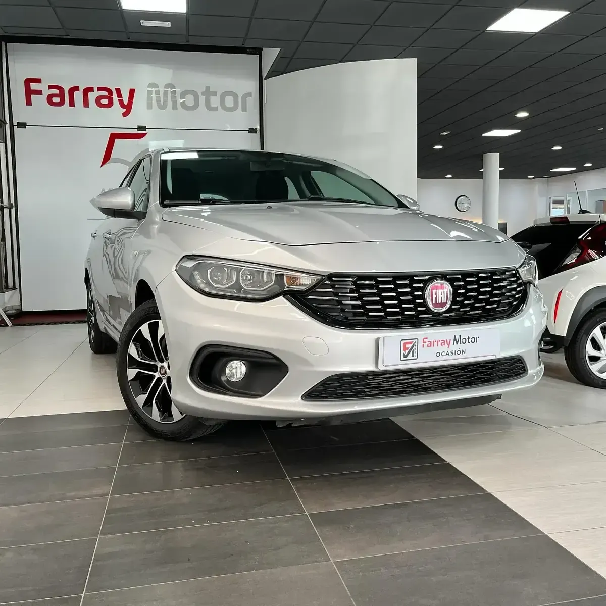 Usado Fiat Tipo Life 95 CV (69 kW) 2020 Gris / plata Berlina