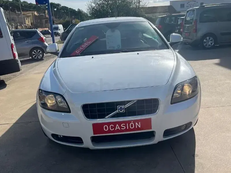 Begagnad Volvo C70 Momentum 136 HK (100 kW) 2009 Vit Cab
