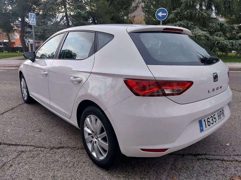 Usado Seat Leon Reference 105 CV (77 kW) 2013 Blanco Berlina