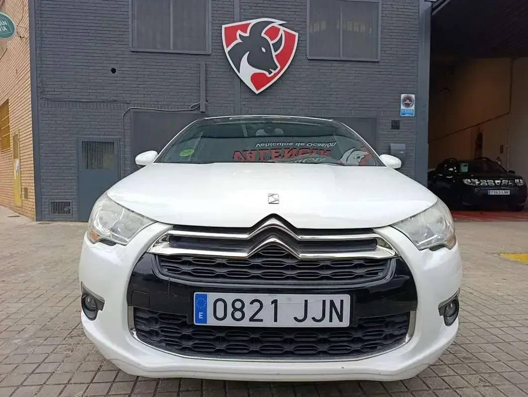 Usado DS Automobiles DS4 131 CV (96 kW) 2015 Blanco Utilitario