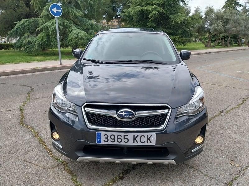 Usado Subaru XV 147 CV (108 kW) 2017 Gris / plata SUV