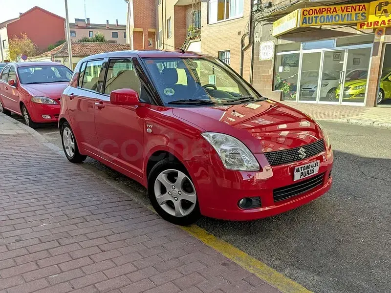 Usado Suzuki Swift GL 102 CV (75 kW) 2005 Rojo Utilitario