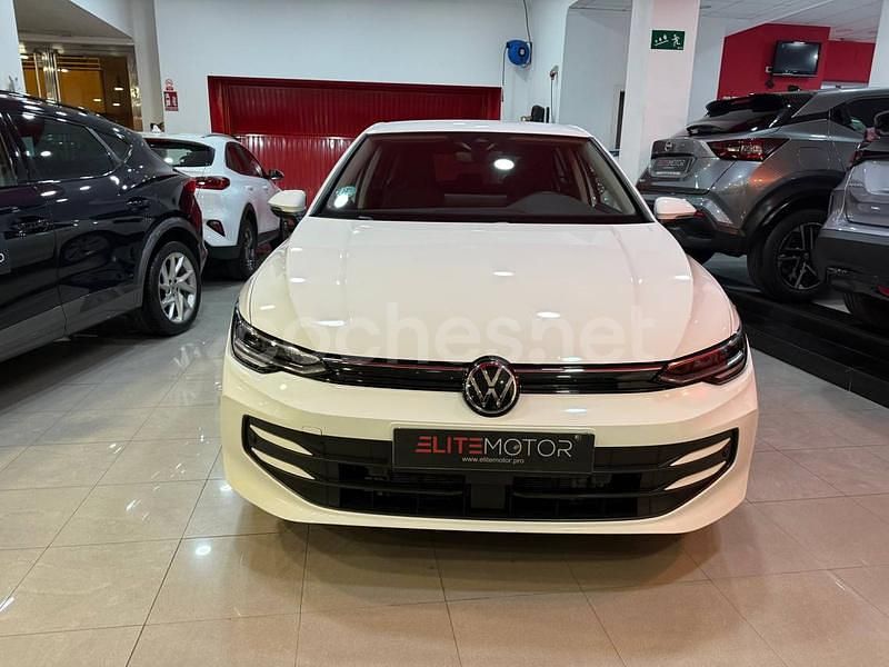 Usado VW Golf VIII 116 CV (85 kW) 2025 Blanco Berlina