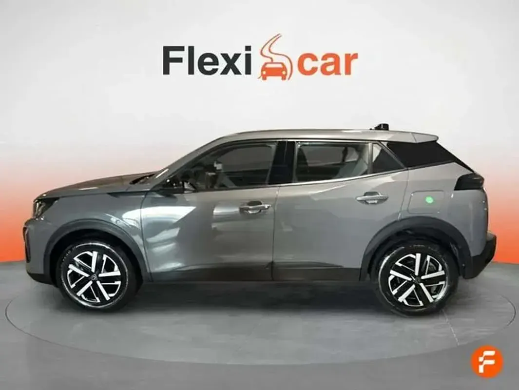 Usado Peugeot 2008 Active 101 CV (74 kW) 2023 Gris SUV