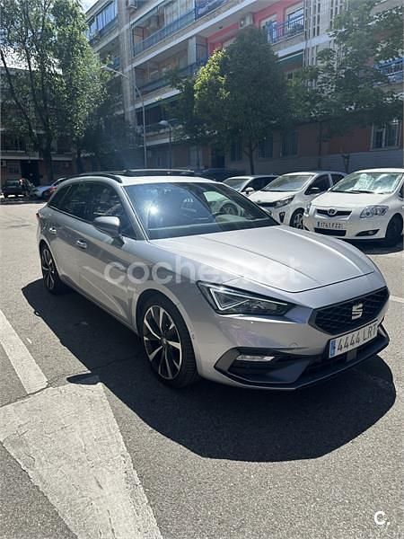 Usado Seat Leon FR 150 CV (110 kW) 2021 Gris / plata Familiar