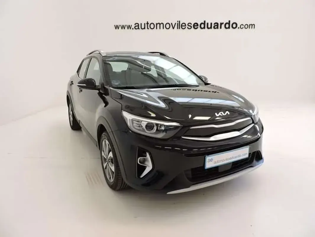 Begagnad Kia Stonic 120 HK (88 kW) 2022 Svart SUV