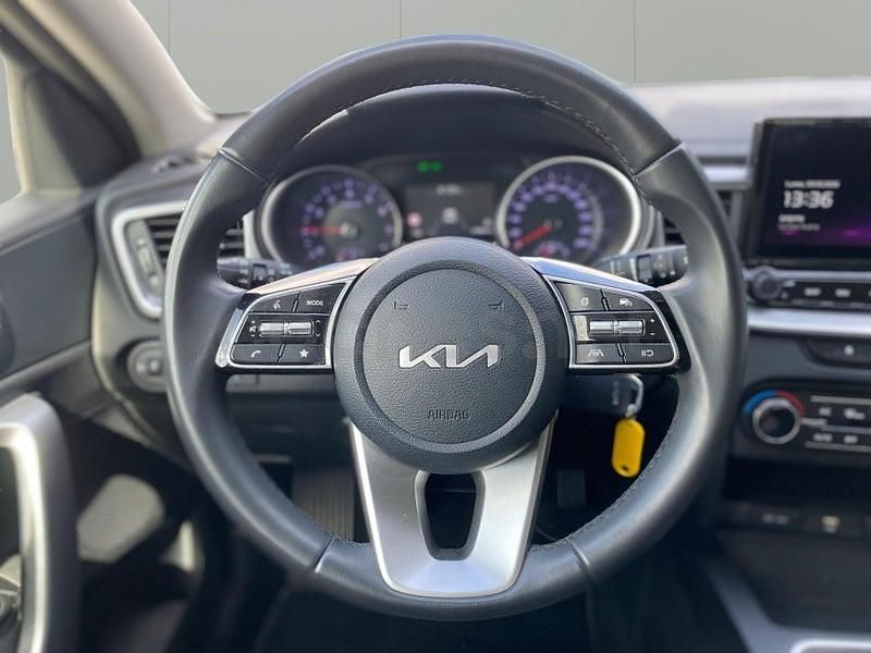 Usado Kia XCeed 100 CV (73 kW) 2025 Blanco SUV