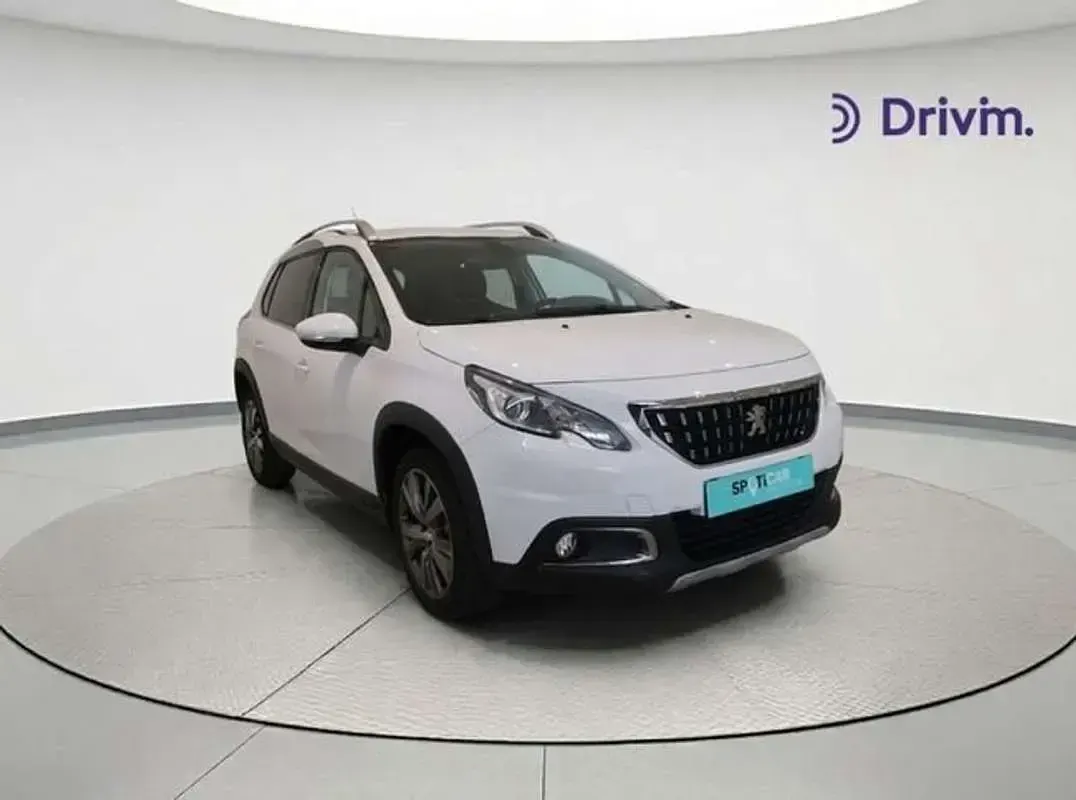 Usado Peugeot 2008 Allure 131 CV (96 kW) 2017 Blanco SUV