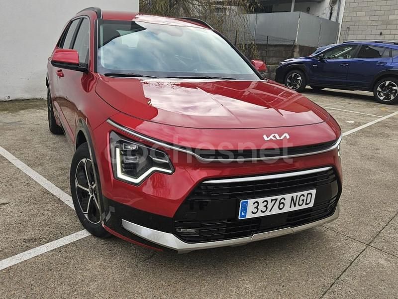 Usado Kia Niro 138 CV (101 kW) 2025 Granate SUV