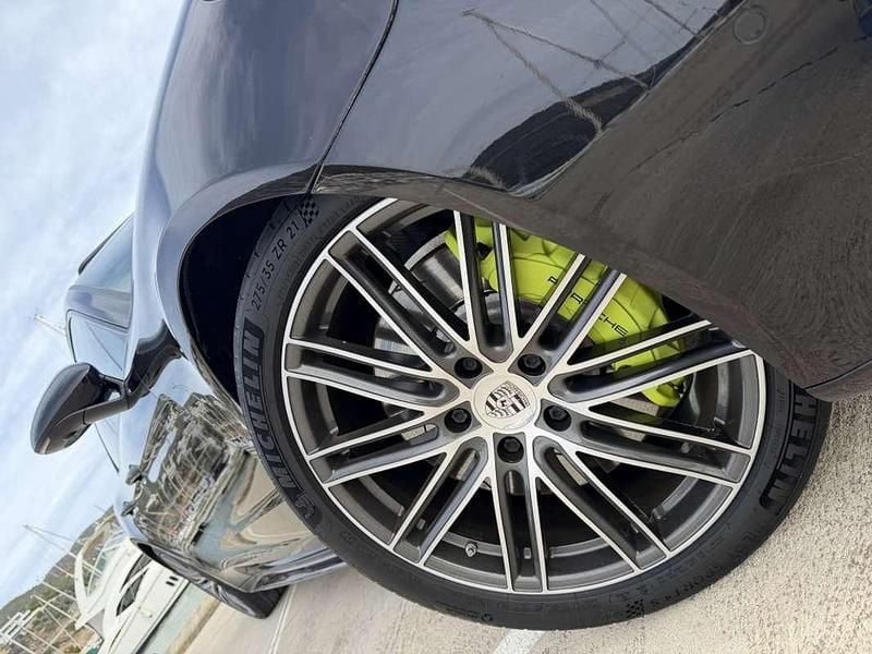 Usado Porsche Panamera Sport Turismo 462 CV (339 kW) 2018 Negro Familiar