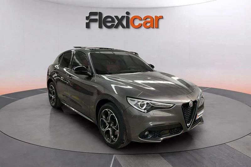 Gris Usado 2022 Alfa Romeo Stelvio Veloce SUV | 29.190 € (Un poco caro) - Imagen 1/4