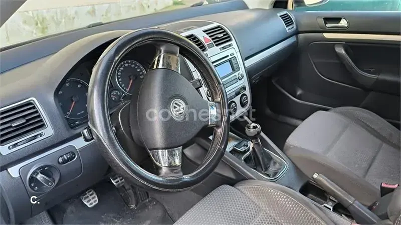 Usado VW Jetta Trendline 105 CV (77 kW) 2006 Negro Berlina