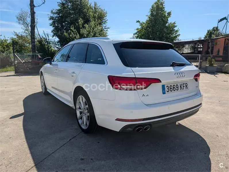Usado Audi A4 190 CV (139 kW) 2018 Blanco Familiar