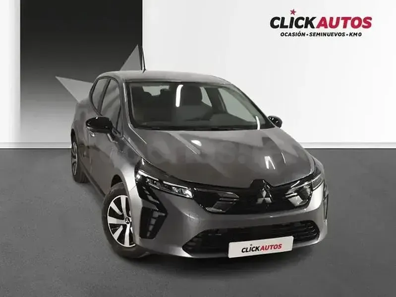 Usado Mitsubishi Colt Motion 90 CV (66 kW) 2025 Gris / plata Utilitario