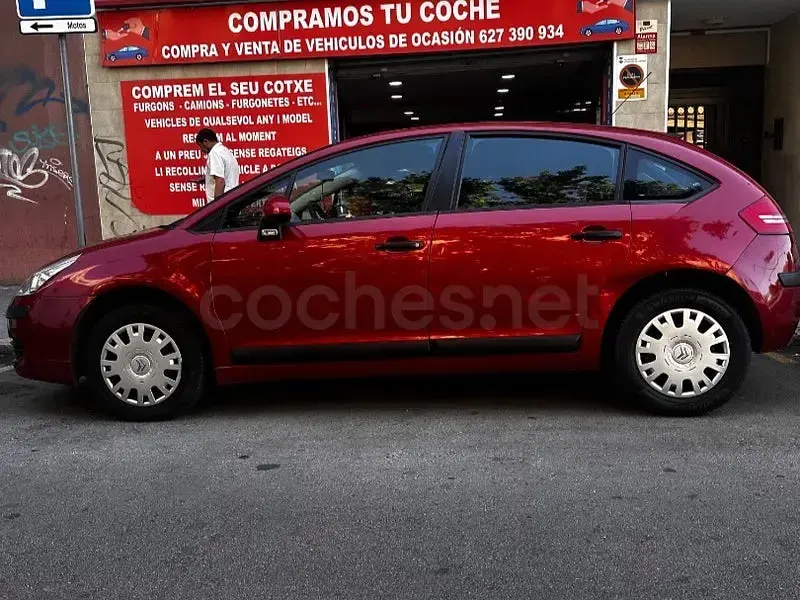 Usado Citroën C4 110 CV (80 kW) 2007 Granate Berlina