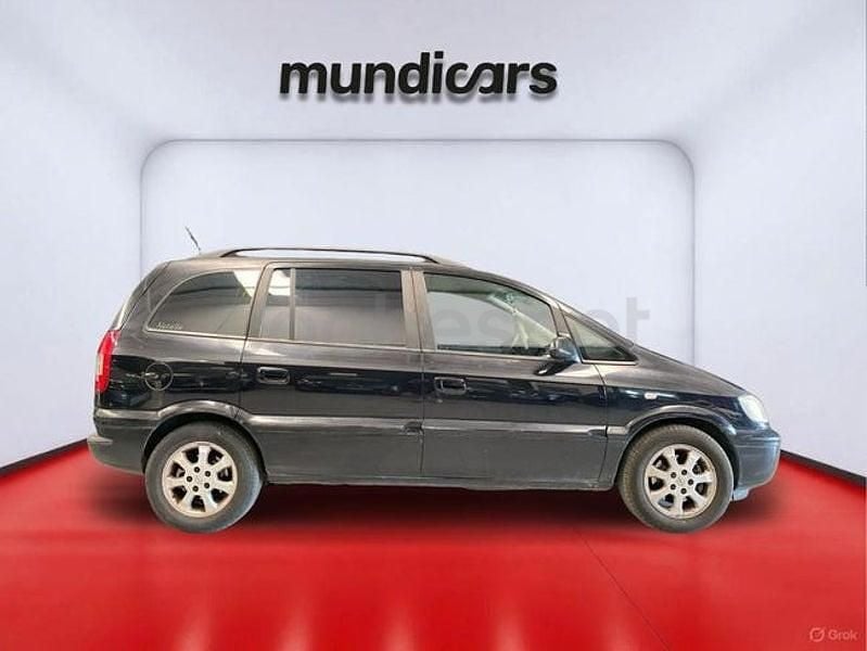 Usado Opel Zafira Elegance 101 HP (74 kW) 2004 Preto Monovolume