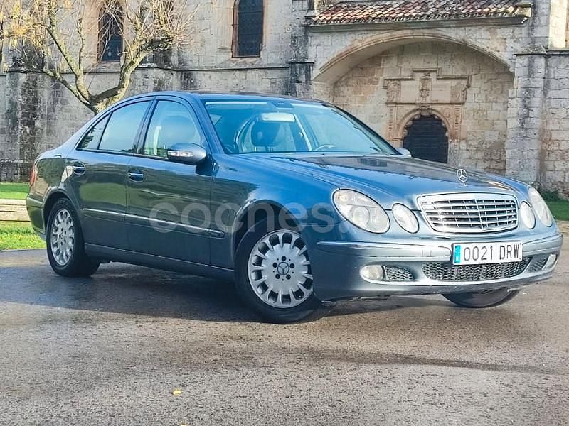 Usado Mercedes E280 Avantgarde 190 CV (139 kW) 2005 Azul Berlina