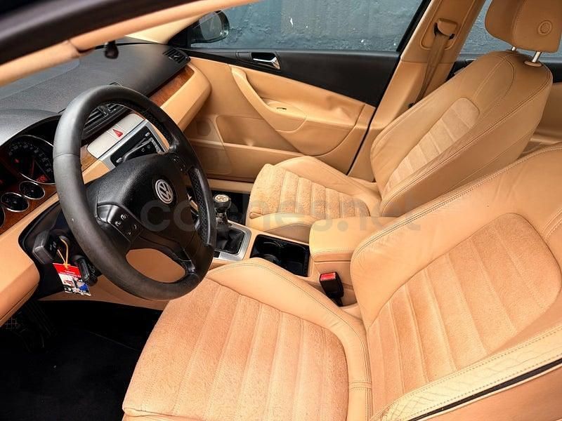 Usado VW Passat Highline 140 CV (102 kW) 2007 Negro Berlina