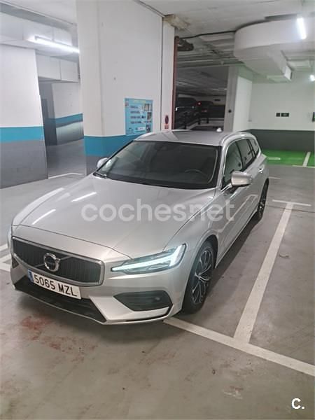 Usado Volvo V60 Momentum 150 CV (110 kW) 2021 Gris / plata Familiar