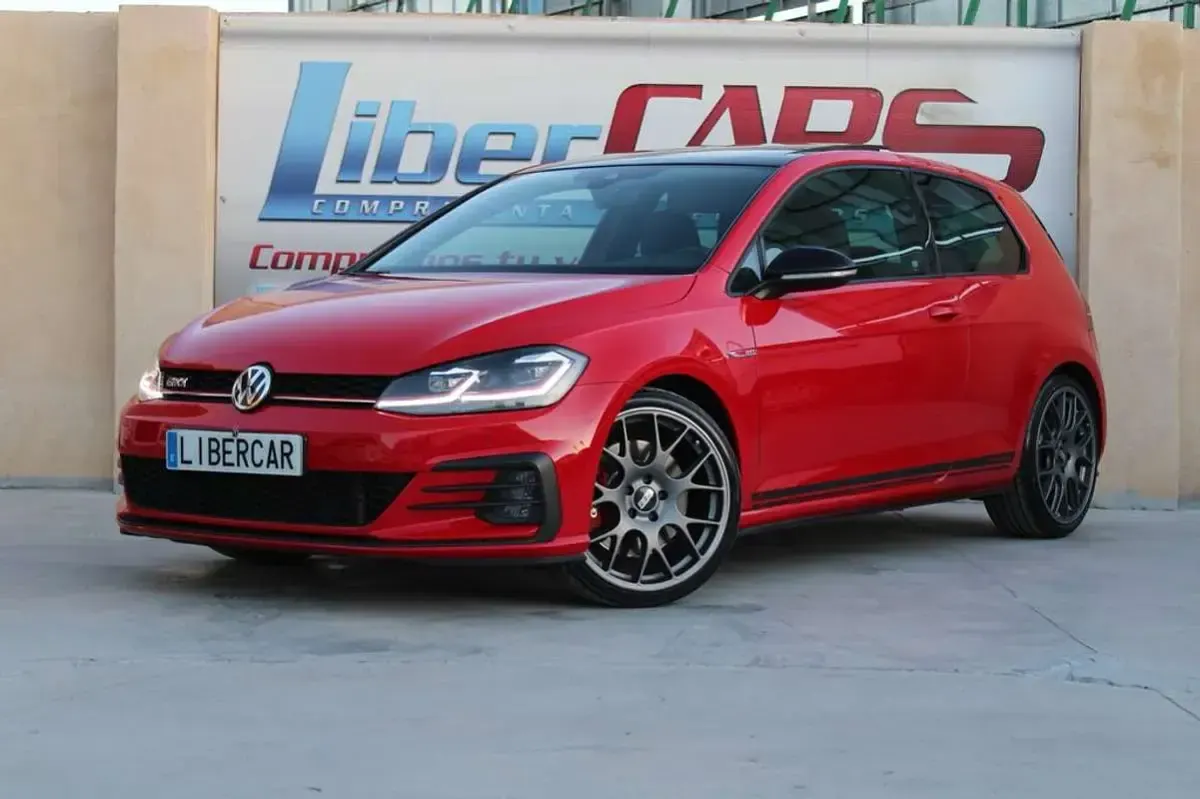 Usado VW Golf VII GTI 245 CV (180 kW) 2019 Rojo Utilitario