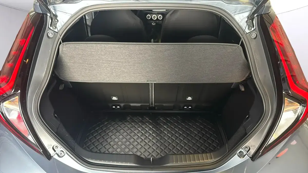 Nuevo Toyota Aygo X 72 CV (52 kW) 2025 Gris SUV
