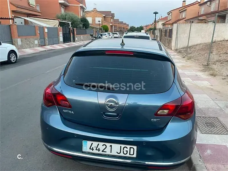 Usado Opel Astra Excellence 136 CV (100 kW) 2015 Azul Berlina