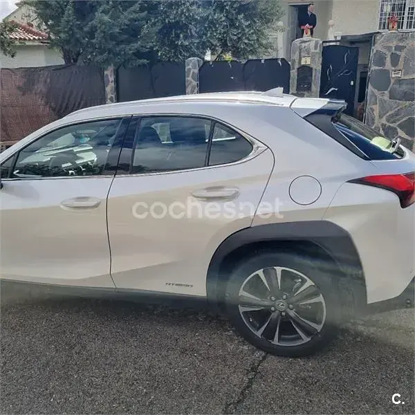Usado Lexus UX Executive Line 184 CV (135 kW) 2020 Blanco SUV